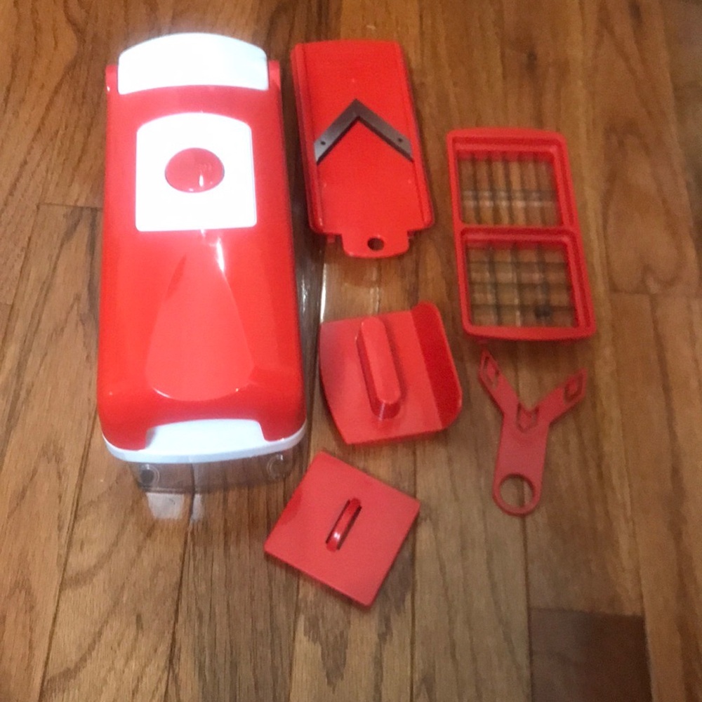 Genius Red Kitchen Slicer Set